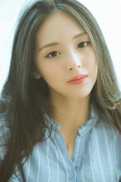 勒沃库森主场3-0战胜云达不莱梅，继续领跑德甲，勒沃库森最新转会
